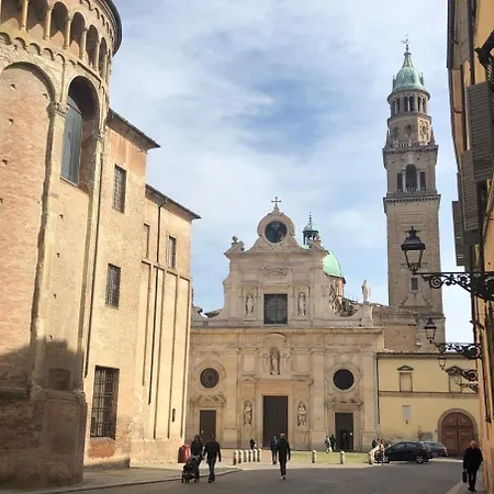 Luxury 6 Al Duomo Di * 파르마