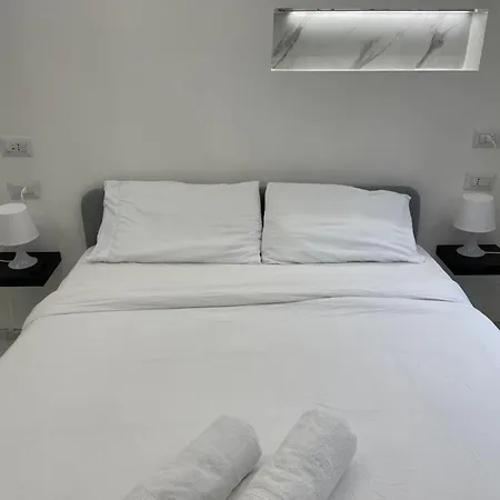 Luxury 6 Al Duomo Di 아파트 파르마